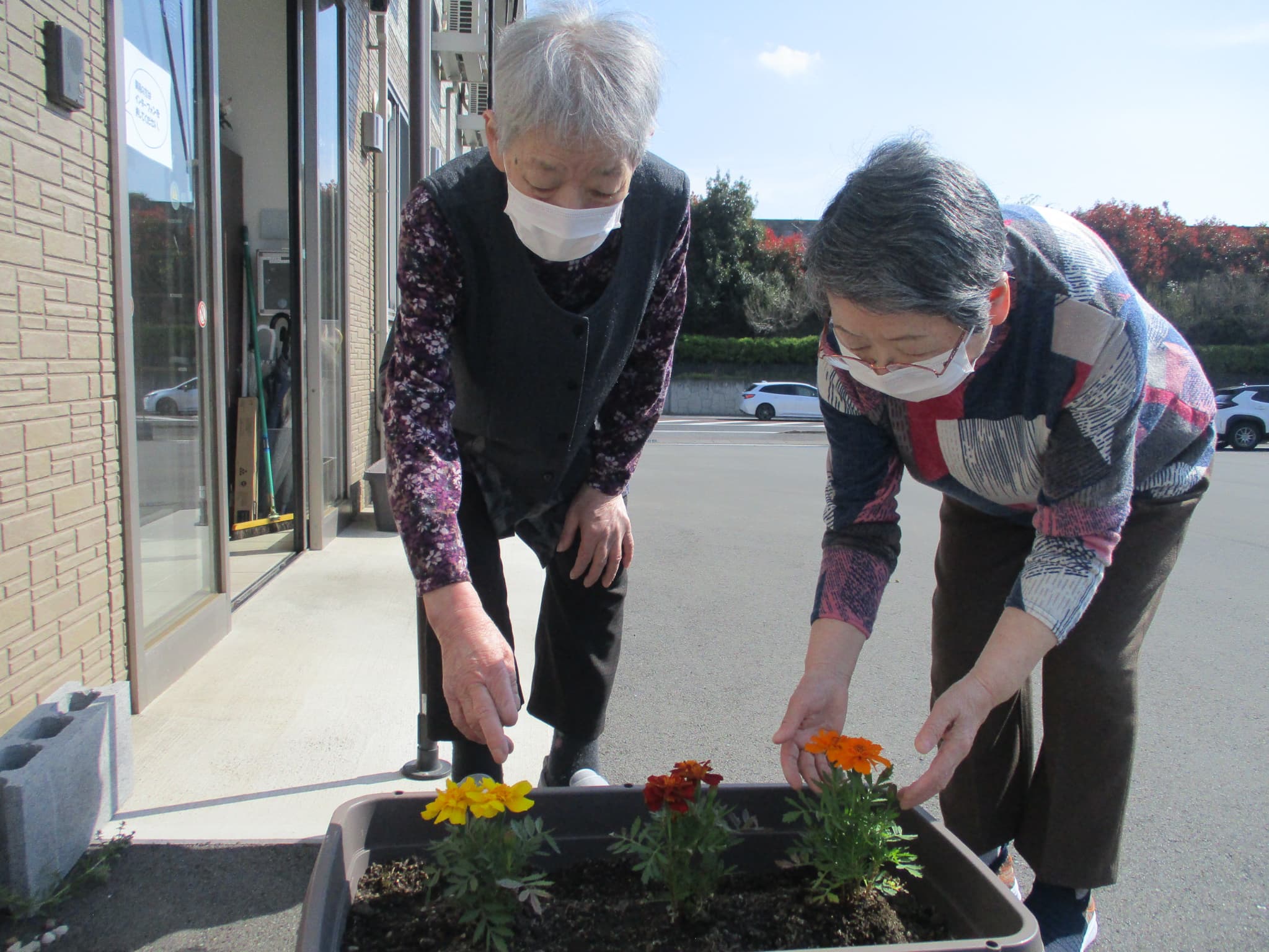「アースケア太田　藪塚ICの里」お散歩とお花