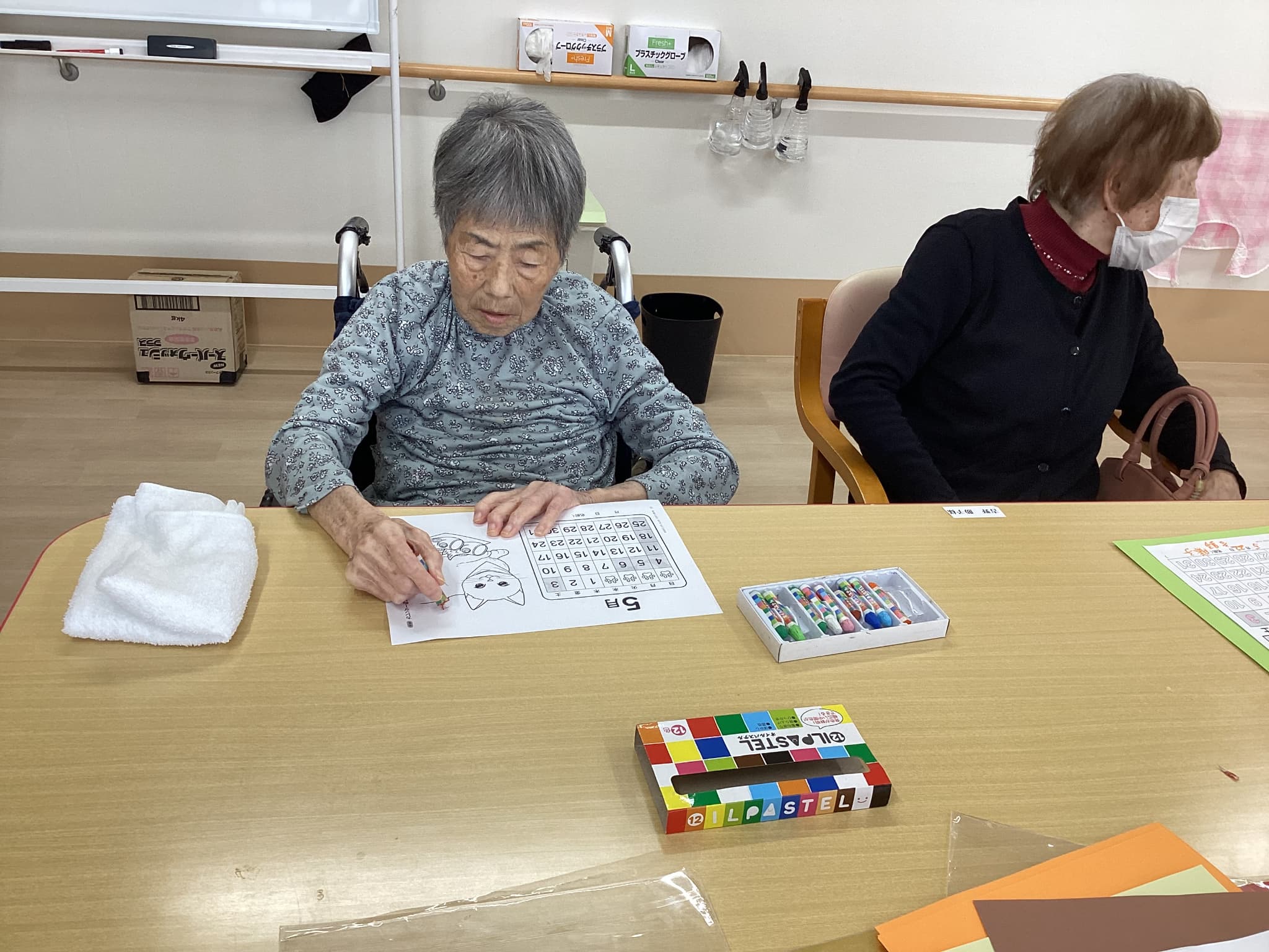 「アースケア前橋　朝倉の里」塗り絵レク