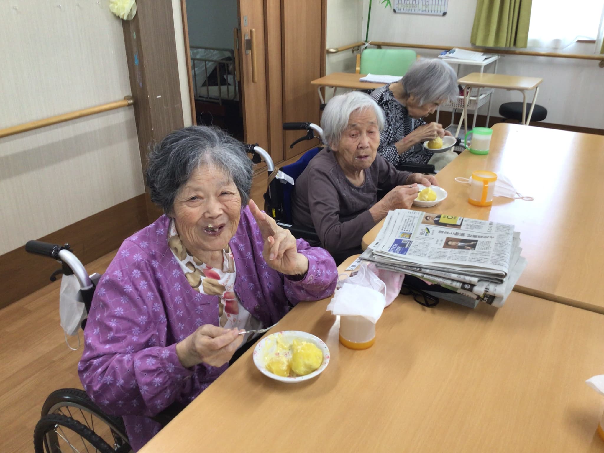 「アースケア前橋　元総社の里」誕生日会＆七夕おやつレク