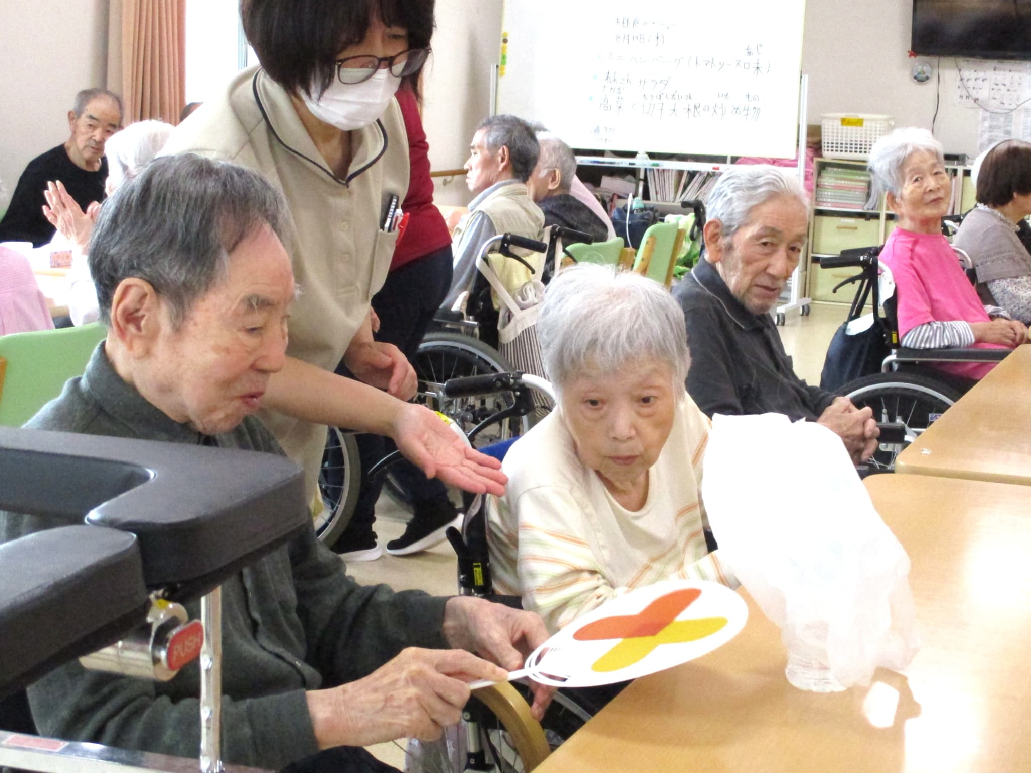 「アースケア高崎　芝桜の里」レクの一コマ
