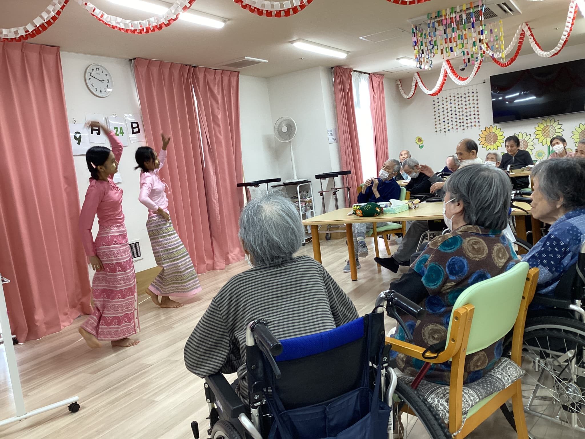 「アースケア伊勢崎　ひのでの里」【🥂百歳のお祝い🥂】