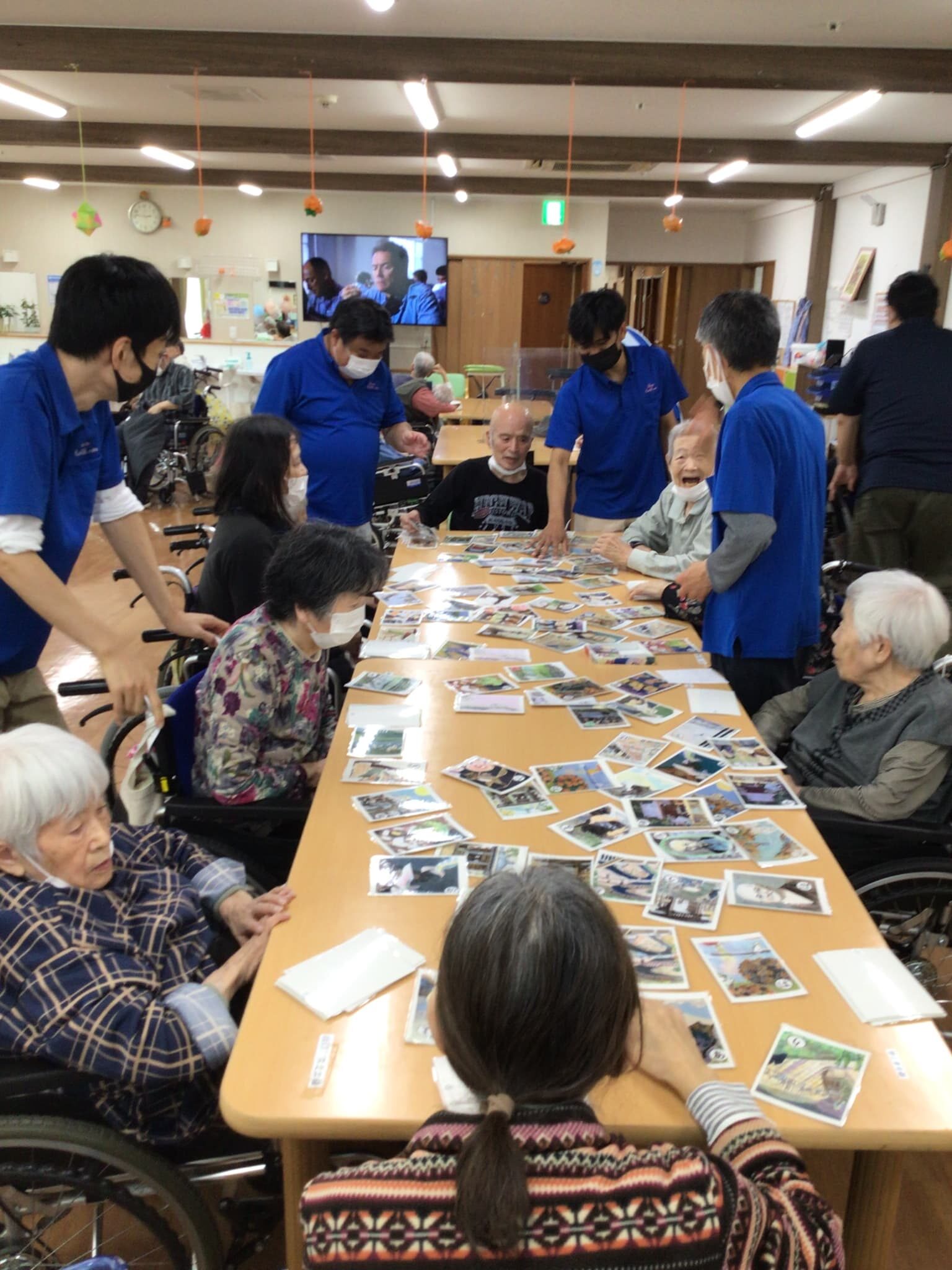 「アースケア前橋　元総社の里」風船バレー🏀と上手カルタ