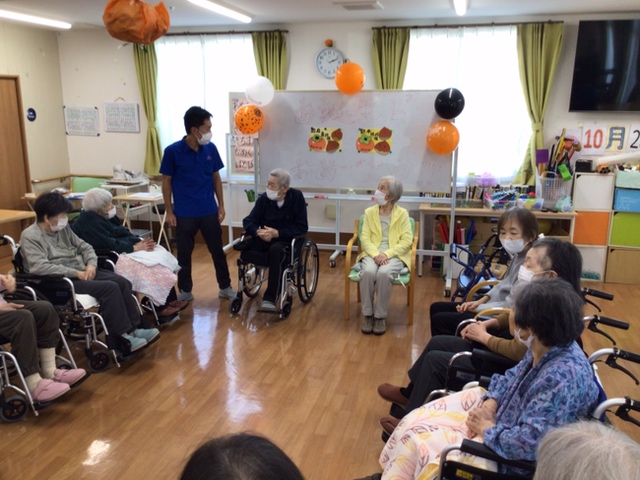 「アースケア前橋　元総社の里」誕生日会