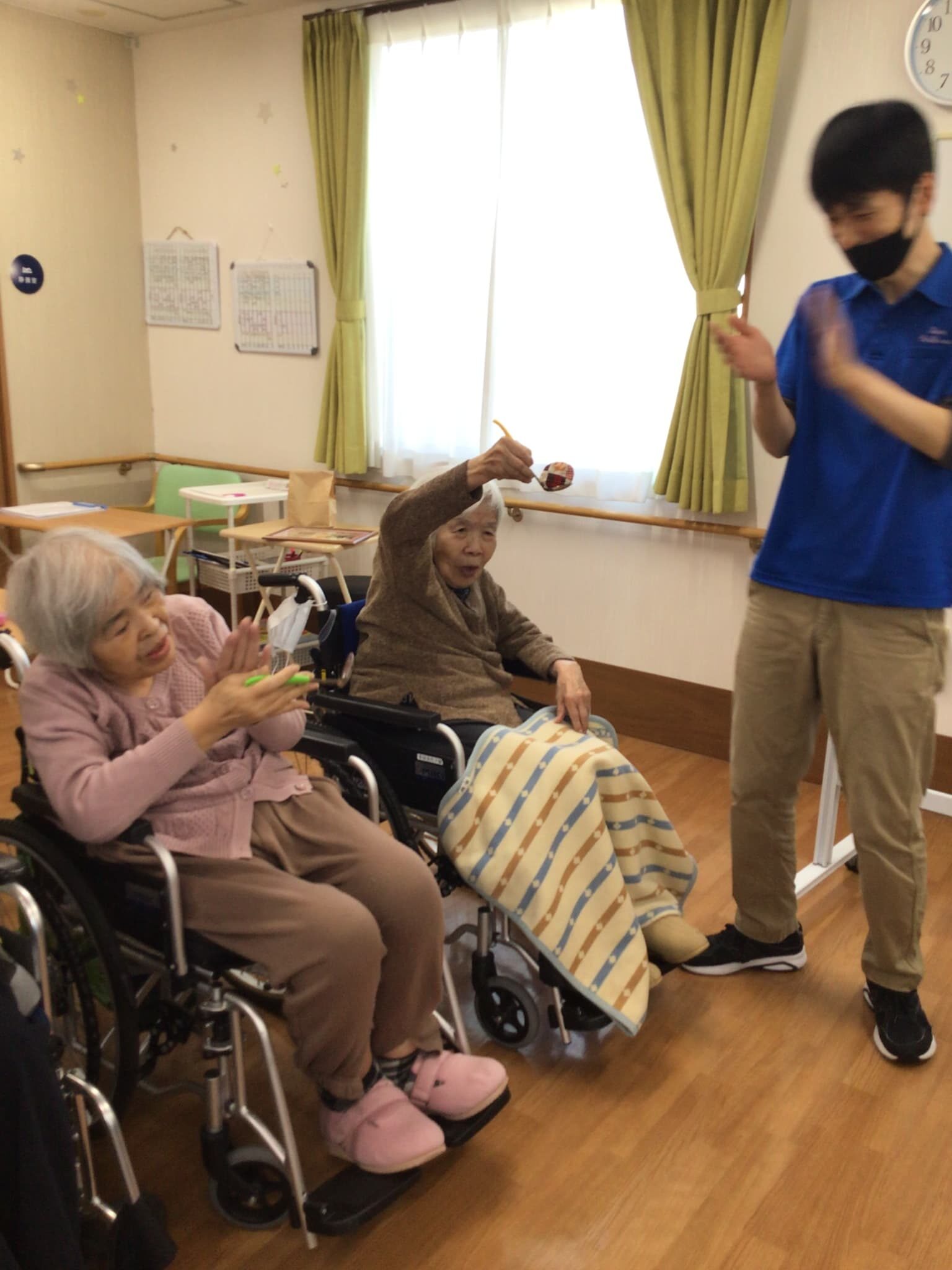 「アースケア前橋　元総社の里」11月の誕生日会