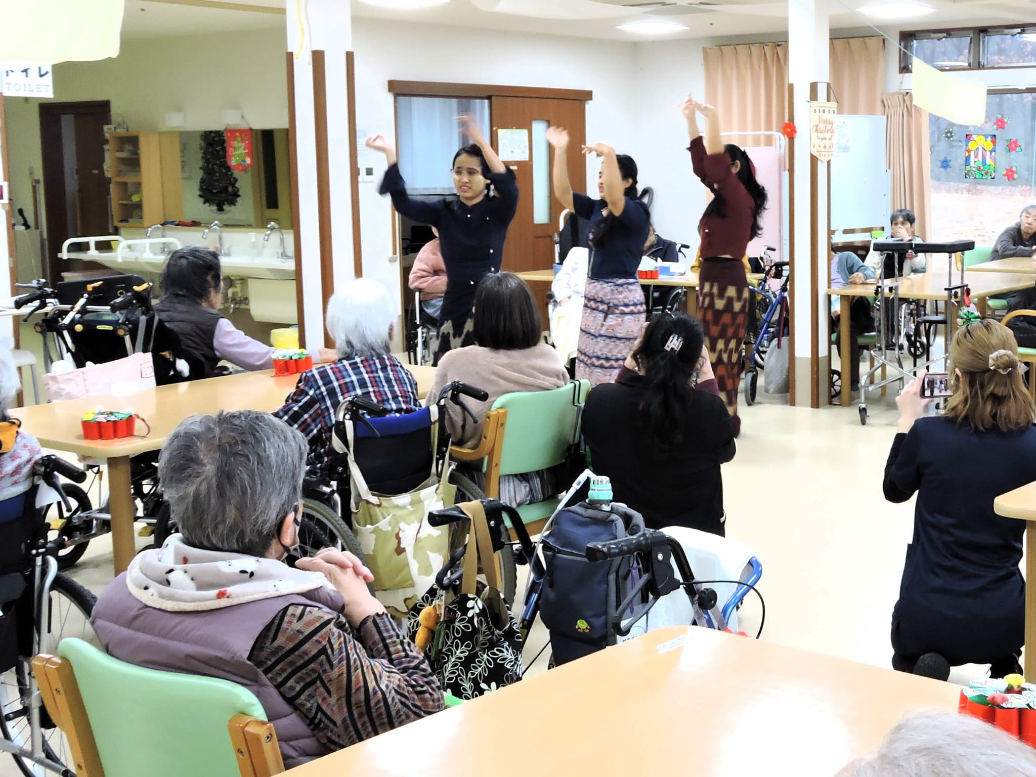 「アースケア高崎　芝桜の里」クリスマス会