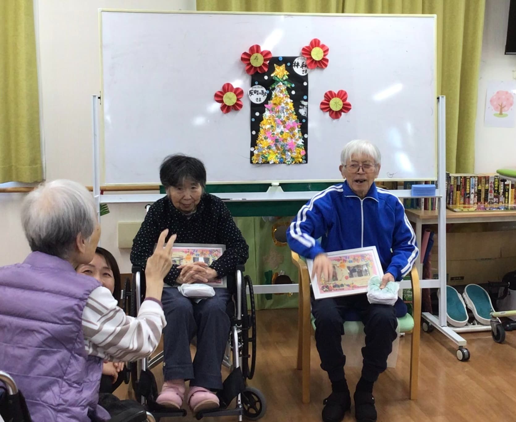 「アースケア前橋　元総社の里」 12月お誕生会