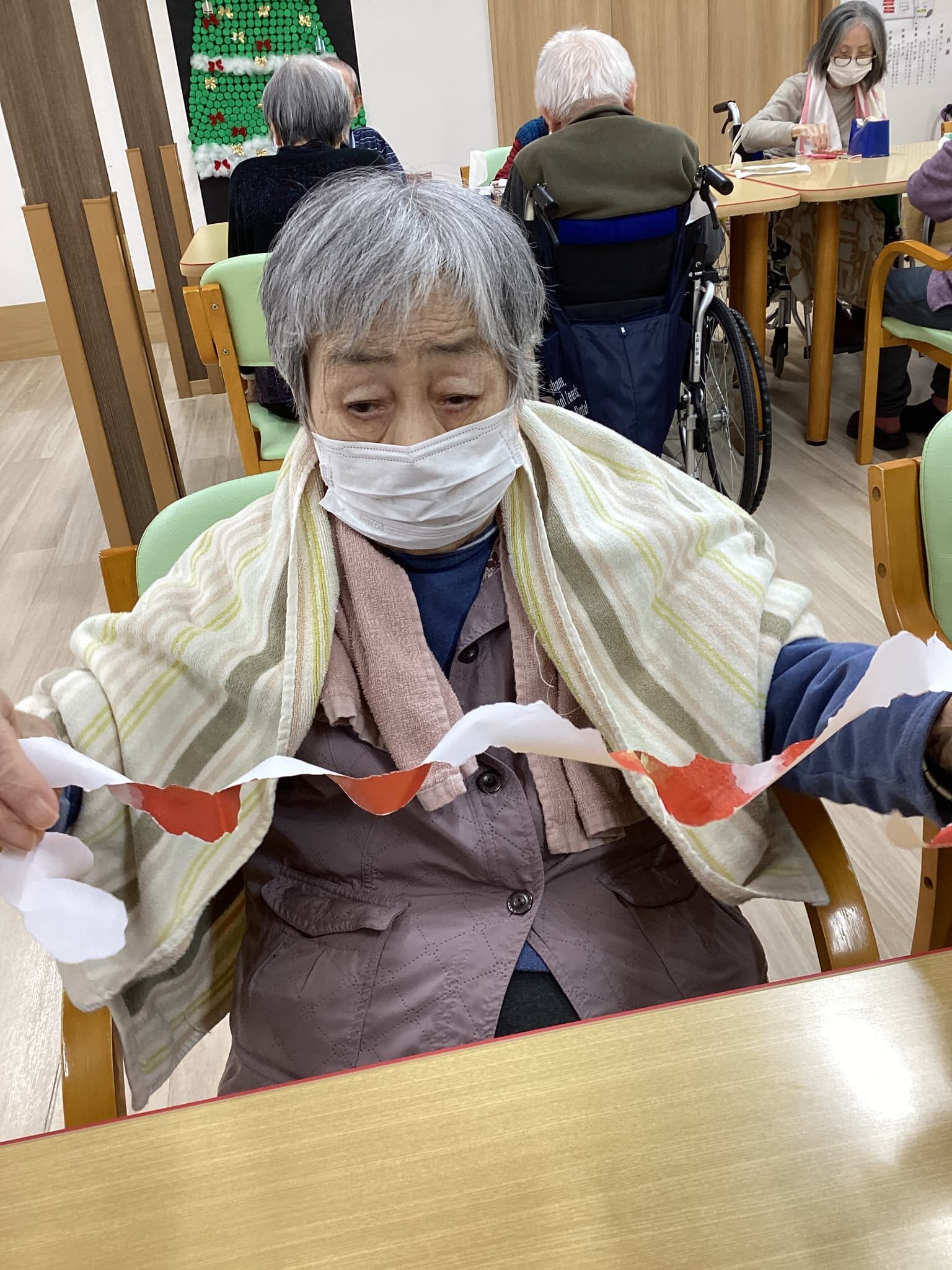 「アースケア伊勢崎　ひのでの里」【長さ比べレクリエーション】