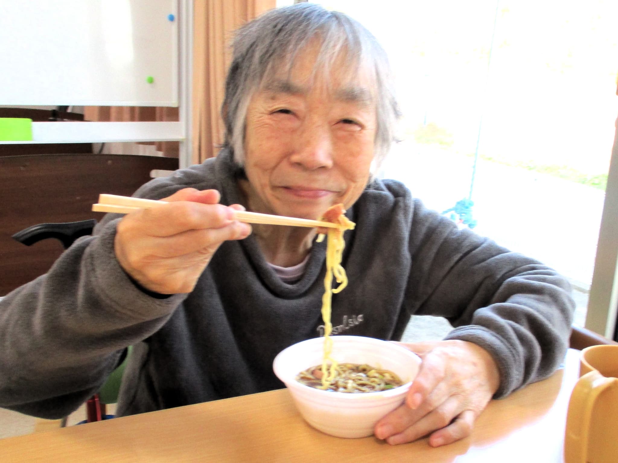 「アースケア高崎　芝桜の里」おやつレク　年越しラーメン