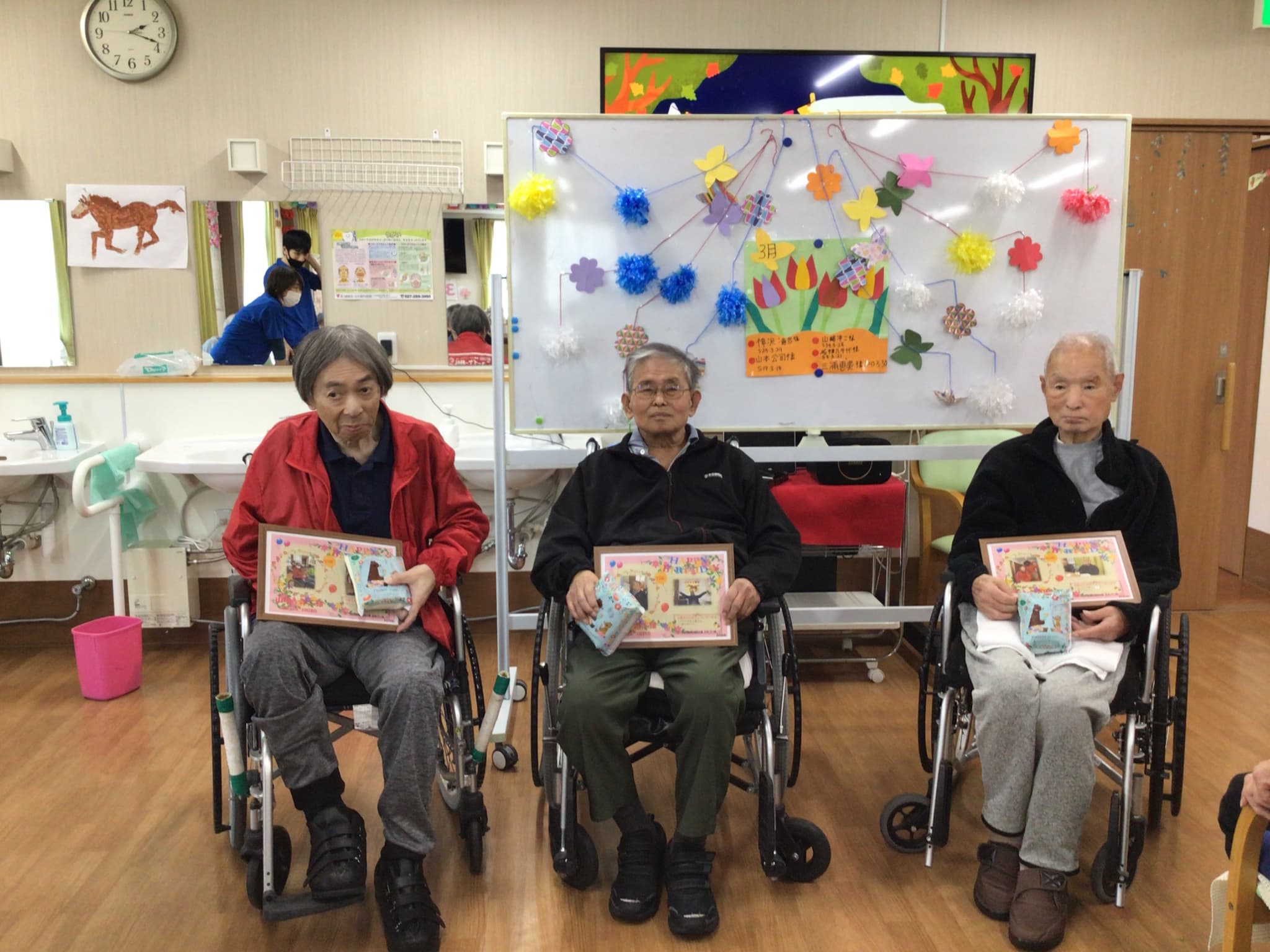 「アースケア前橋　元総社の里」誕生日会