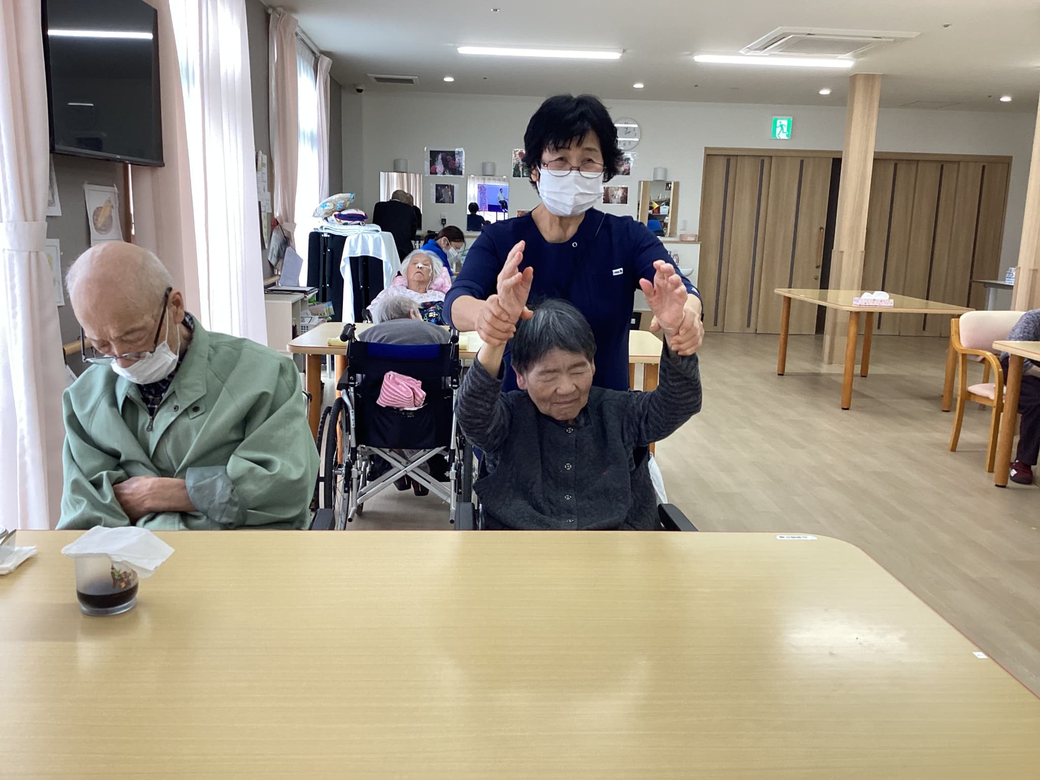 「アースケア前橋　朝倉の里」春の体操(^^♪