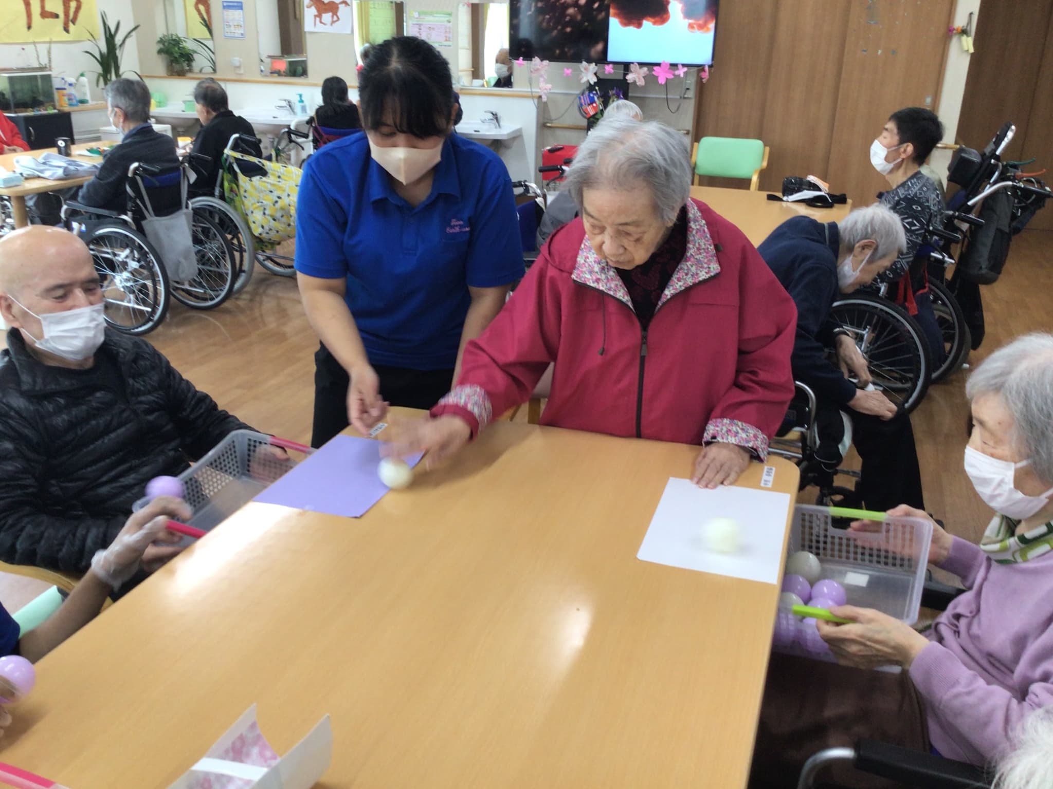 「アースケア前橋　元総社の里」色分けボールゲーム