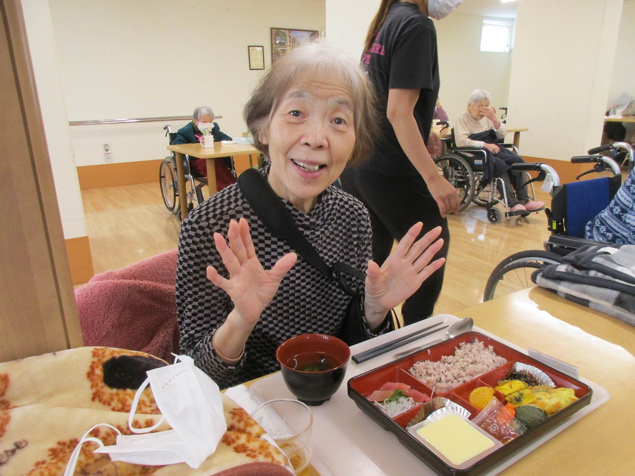 「アースケア沼田　利根の里」10周年お祝い箱膳🌸