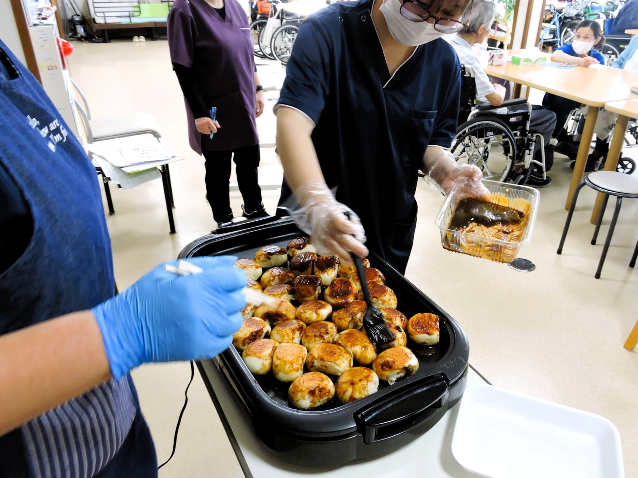 「アースケア高崎　芝桜の里」焼きまんじゅう