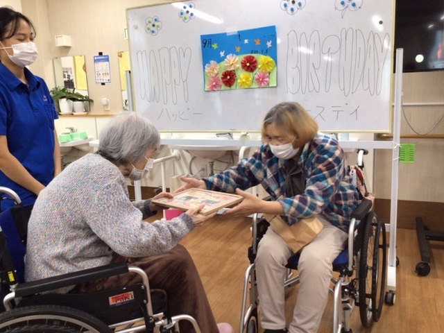 「アースケア前橋　元総社の里」誕生日会!